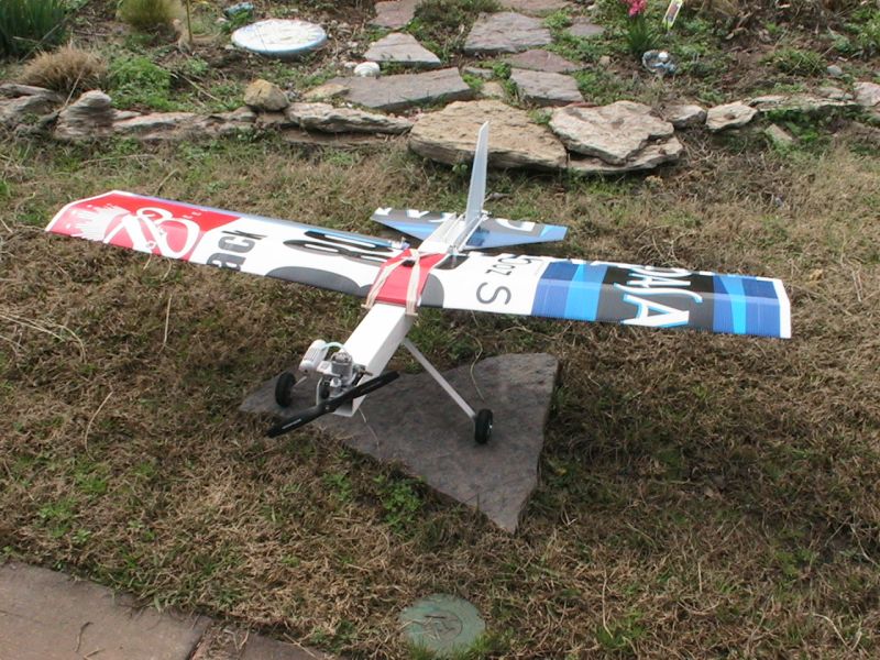  The wing is simply folded over the yardsticks and glued together at the back with CA glue (superglue).