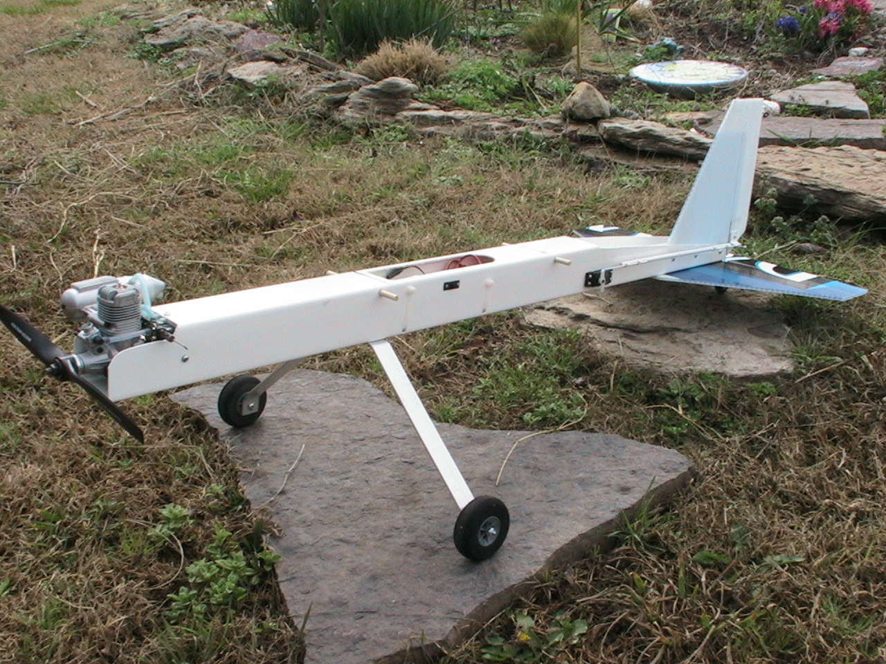 You can see the rudder servo at the back.